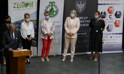 gala konkursu Zloty Herb i Zawodowcy Poszukiwani; 31 maja 2021 roku, Złotów; nagrody; sala kinowa i scena; nagradzanie laureatów Złoty herb 2020 NAJLEPSZY NAUCZYCIEL ZAWODU