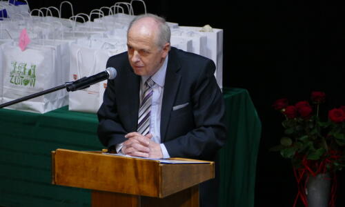 gala konkursu Zloty Herb i Zawodowcy Poszukiwani; 31 maja 2021 roku, Złotów; nagrody; sala kinowa i scena; wystep; starszy Cechu Rzemiosł Róznych;_