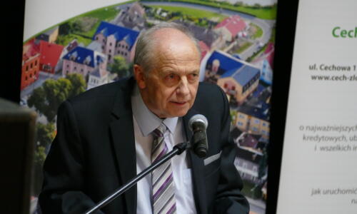 gala konkursu Zloty Herb i Zawodowcy Poszukiwani; 31 maja 2021 roku, Złotów; nagrody; sala kinowa i scena;starszy Cechu Rzemiosł Róznych;2_