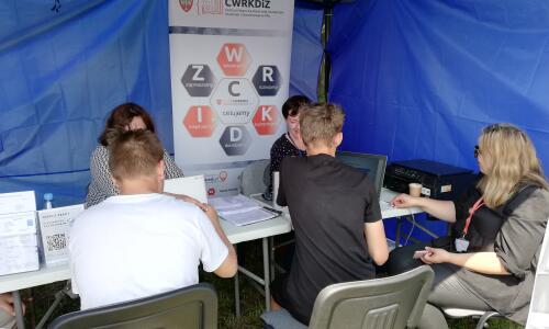 stoisko CWRKDiZ w Pile z doradztwem zawodowym (10)