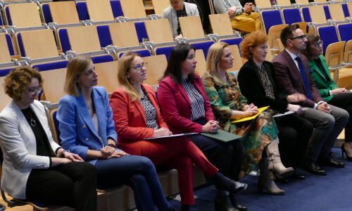 Specjaliscipierwszyrzadgoscie