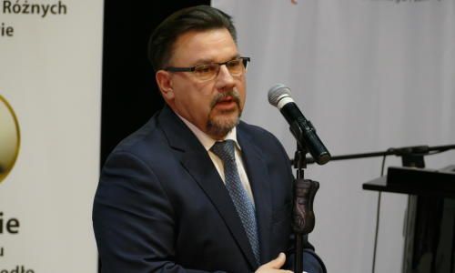 galaZlotyHerb_04032020-13_Easy-Resize.com_