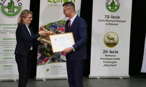 galaZlotyHerb_04032020-18_Easy-Resize.com_