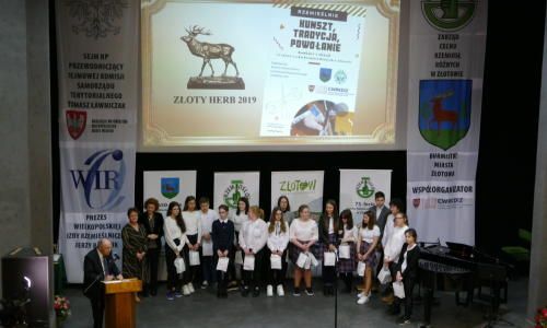 galaZlotyHerb_04032020-26_Easy-Resize.com_