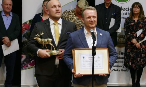 galaZlotyHerb_04032020-33_Easy-Resize.com_